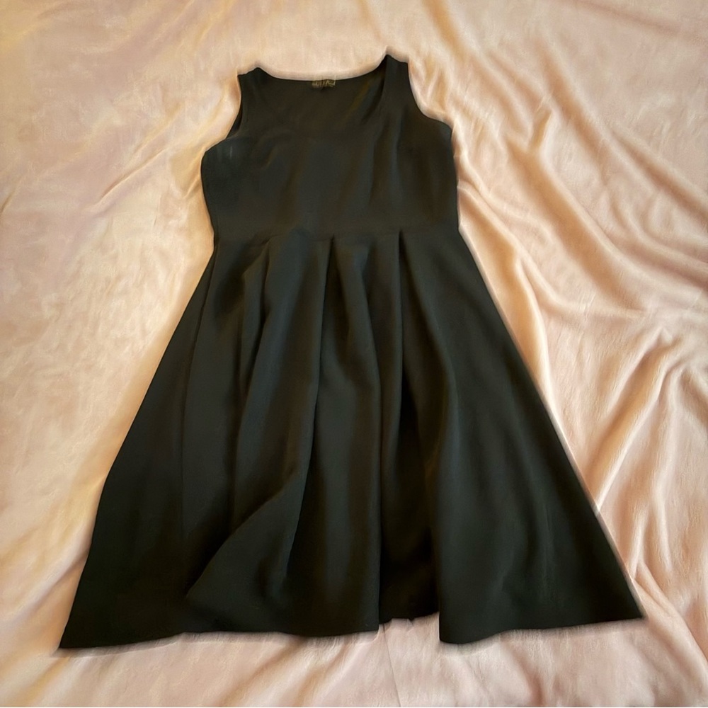 White Mark Black Sleeveless Dress